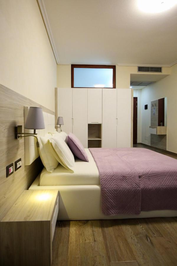 Hotel Vd Roleks Vlorë 部屋 写真
